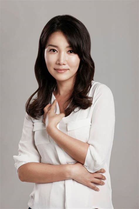 yun ji sook.